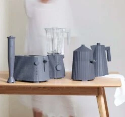 Alessi Waterkoker Plissé - Droogkookbeveiliging - Grijs - Michele De Lucchi - 1 Liter - MDL06/1 G -Keukenbenodigdheden Winkel Alessi Plisse Grijs 1