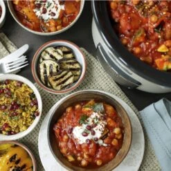 Crockpot Slowcooker - Digitaal - 3.5 Liter - CR060 -Keukenbenodigdheden Winkel CSC060TagineOverhead Retouched 5dca88ac9ed216.50013993