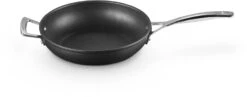 Le Creuset Sauteerpan Les Forgées TNS - ø 26 Cm / 2.7 Liter - Standaard Anti-aanbaklaag -Keukenbenodigdheden Winkel LC 20190624 ZS PS FS 51101260010202 002 1