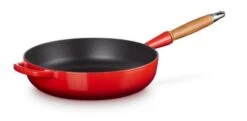 Le Creuset Hapjespan Signature - Kersenrood - ø 28 Cm / 3.6 Liter- Geëmailleerde Anti-aanbaklaag