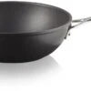 Le Creuset Wokpan Met Steel - Les Forgées TNS - ø 26 Cm / 3.4 Liter - Standaard Anti-aanbaklaag -Keukenbenodigdheden Winkel Le Creuset anti aanbak wokpan 26 cm met tegengreep.jpg