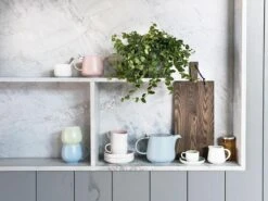 Maxwell & Williams Kop En Schotel Tint Blauw 100 Ml 7 Maxwell & Williams Kop En Schotel Tint Blauw 100 Ml -Keukenbenodigdheden Winkel Tint Lifestyle Image 2 800x600