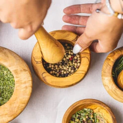 Jay Hill Vijzel Tunea - Olijfhout - ø 11 Cm 12 Jay Hill Vijzel Tunea - Olijfhout - ø 11 Cm -Keukenbenodigdheden Winkel TuneaHand 12