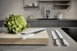 Wusthof Mesbeschermer Tot 20 Cm Laag Wit 7 Wusthof Mesbeschermer Tot 20 Cm Laag Wit -Keukenbenodigdheden Winkel Wusthof Mesbeschermer Tot 30 cm Laag Wit 1 4