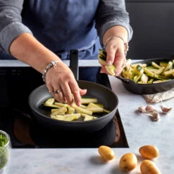 Demeyere Koekenpan Alu Comfort 3 - Duraslide - ø 20 Cm - Standaard Anti-aanbaklaag -Keukenbenodigdheden Winkel pdp masonry content demeyere alu comfort dura 3 pan heats up quickly 750x750