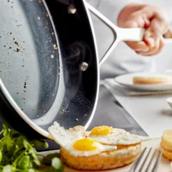 Demeyere Koekenpannen Alu Pro 5 - Ceraforce - ø 24 + 28 Cm - Keramische Anti-aanbaklaag 12 Demeyere Koekenpannen Alu Pro 5 - Ceraforce - ø 24 + 28 Cm - Keramische Anti-aanbaklaag -Keukenbenodigdheden Winkel pdp masonry content demeyere alu pro cera 5 pan ceraforce 750x750