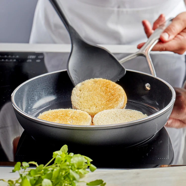 Demeyere Koekenpannen Alu Pro 5 - Ceraforce - ø 24 + 28 Cm - Keramische Anti-aanbaklaag 4 Demeyere Koekenpannen Alu Pro 5 - Ceraforce - ø 24 + 28 Cm - Keramische Anti-aanbaklaag - Afbeelding 2