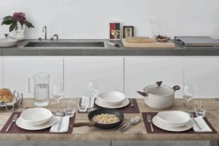 Sambonet Braadpan Rock 'n' Rose - Creme - ø 24 Cm / 4.5 Liter - Standaard Anti-aanbaklaag -Keukenbenodigdheden Winkel sambonet rock n rose sfeer5