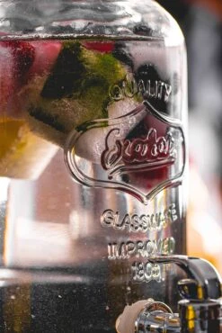 Sareva IJsblokjesvorm - 8 Grote Ijsblokjes - Siliconen - Easy Release - Herbruikbaar 12 Sareva IJsblokjesvorm - 8 Grote Ijsblokjes - Siliconen - Easy Release - Herbruikbaar -Keukenbenodigdheden Winkel sereva ijs sfeer 10 2