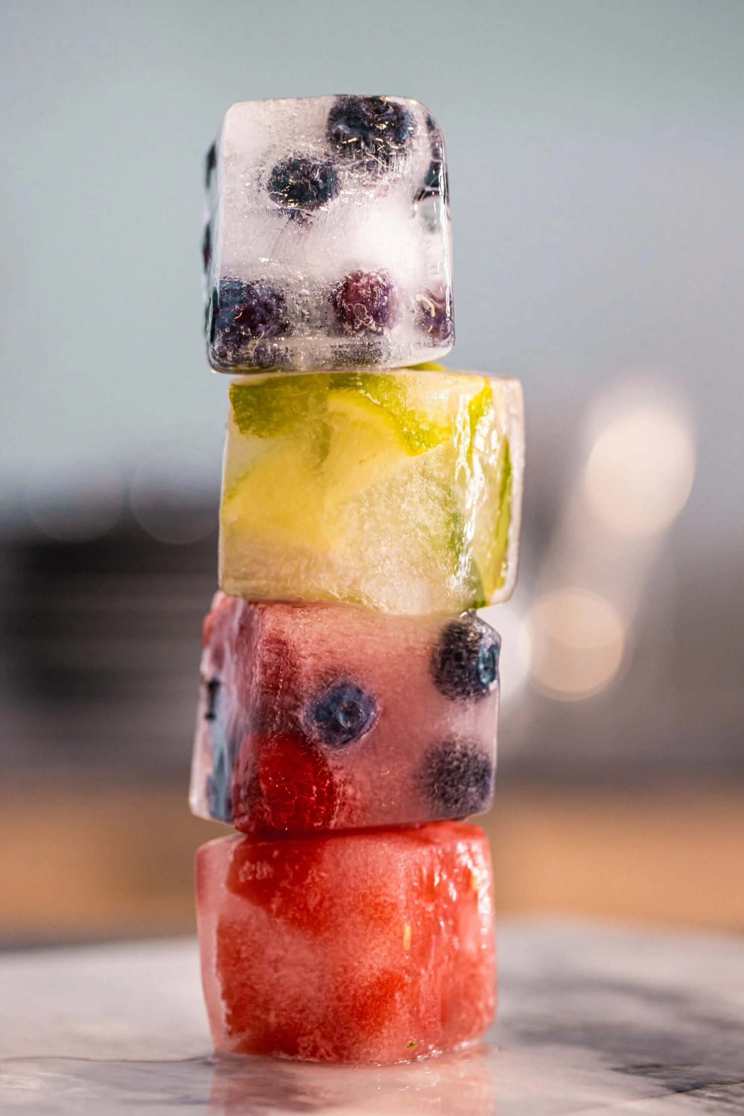 Sareva IJsblokjesvorm - 8 Grote Ijsblokjes - Siliconen - Easy Release - Herbruikbaar 5 Sareva IJsblokjesvorm - 8 Grote Ijsblokjes - Siliconen - Easy Release - Herbruikbaar - Afbeelding 3